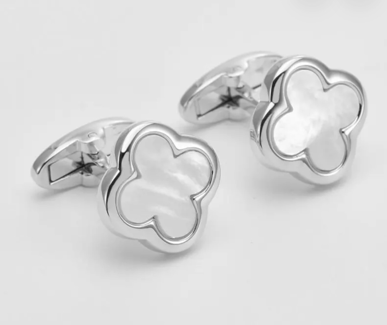Nacre Clover (Silver)